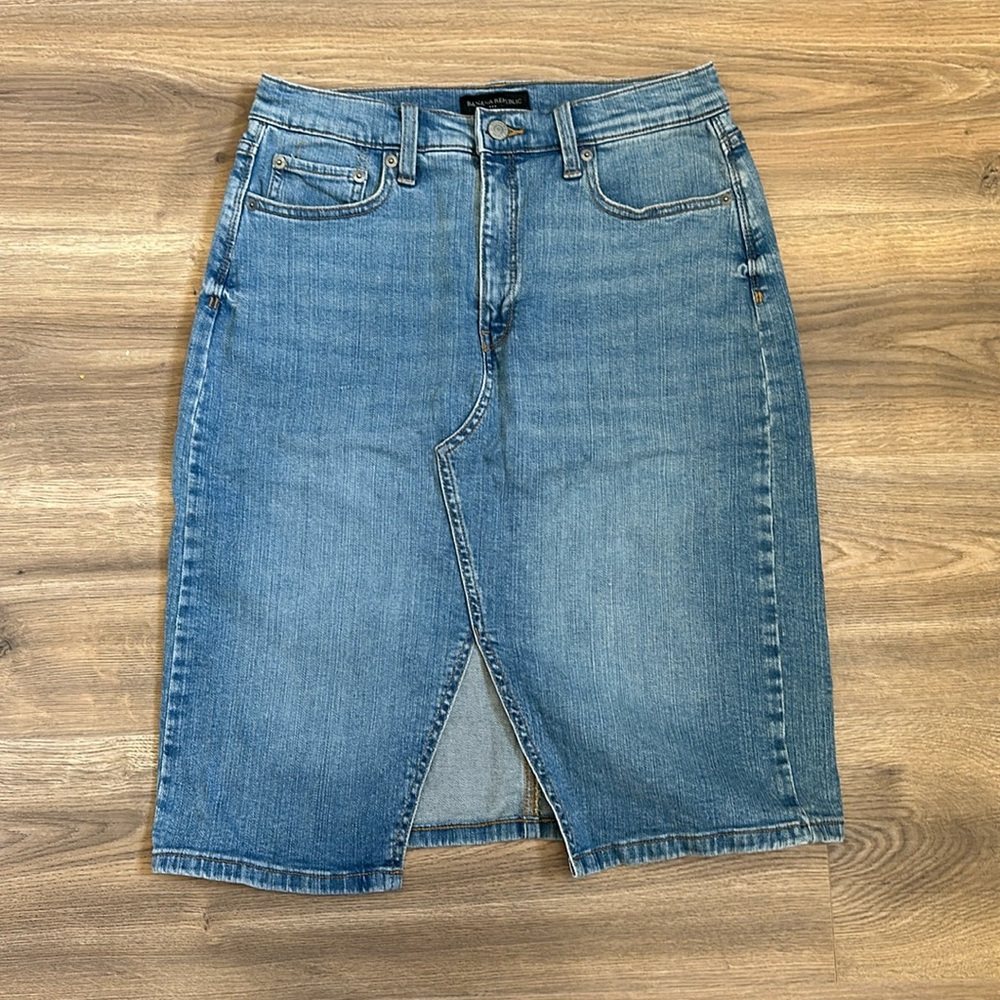 Banana republic denim skirt
